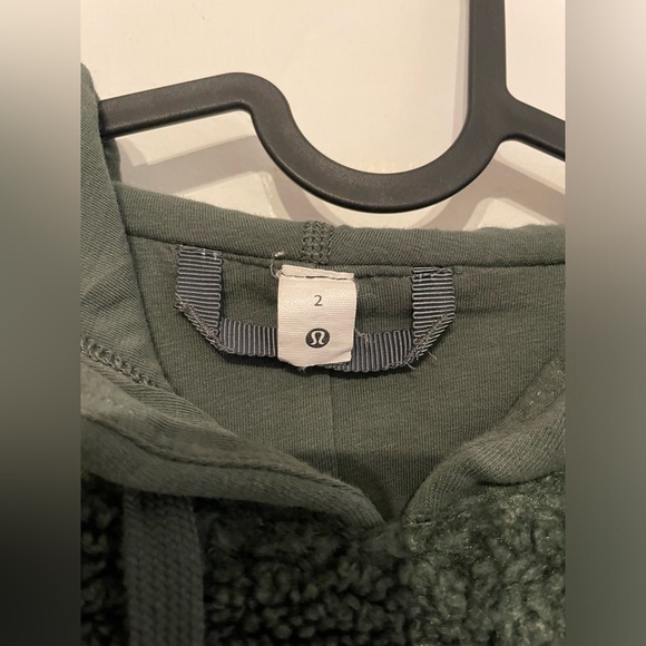 Lululemon Textured Fleece Embroidered Logo Hoodie - Picture 6 of 7